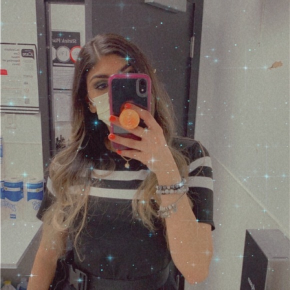 Meet your Posher, Soniabainsyyy *Please Read About Me For More Product Info* - Picture 1 of 6